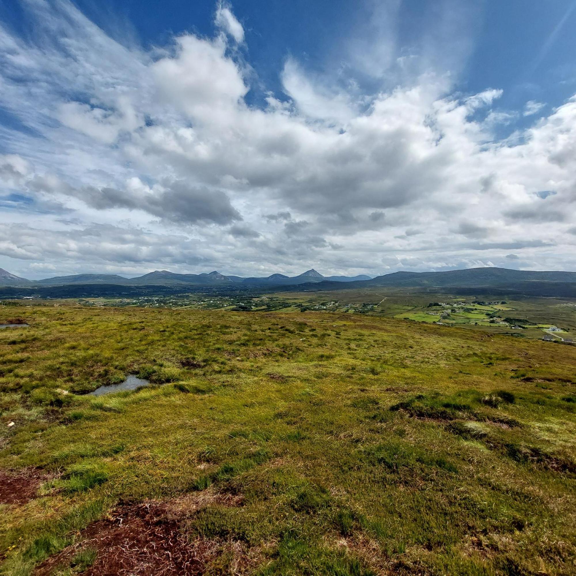 Tobar Na Si Apartments Letterkenny Bagian luar foto
